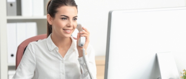 8 typische Fehler, die Praktikanten beim telefonieren machen